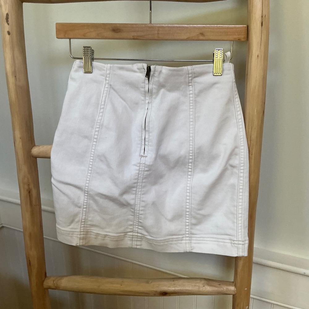 Free People White Denim Mini Skirt High Waisted Seamed Panel OB511395 Size 2